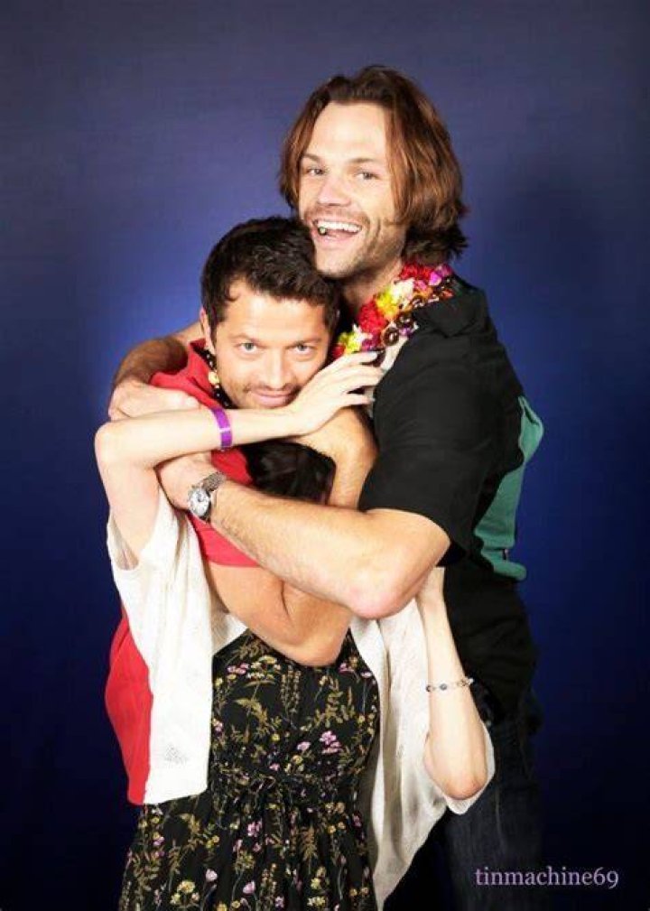 (2) Twitter Misha collins, Couple photos, Scenes