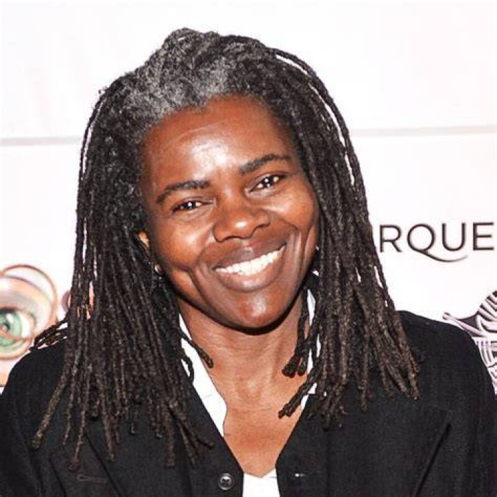 8 MustKnow Facts About Tracy Chapman DemotiX