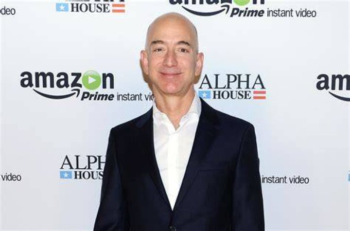 Amazon CEO Jeff Bezos Got Jacked See his Body Transformation