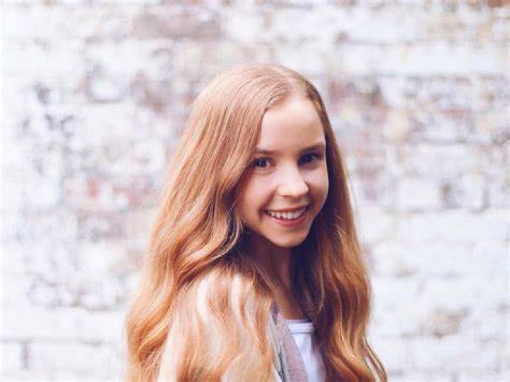 Anna McNulty Biography Wiki, Age, Boyfriend, Height, Net Worth, Career