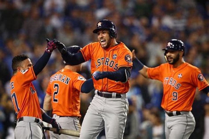 Astros' Justin Verlander, wife Kate Upton donate equipment to Detroit