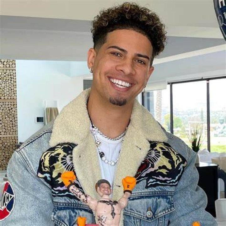 Austin McBroom Biography, Wiki, Height, Age, Girlfriend More