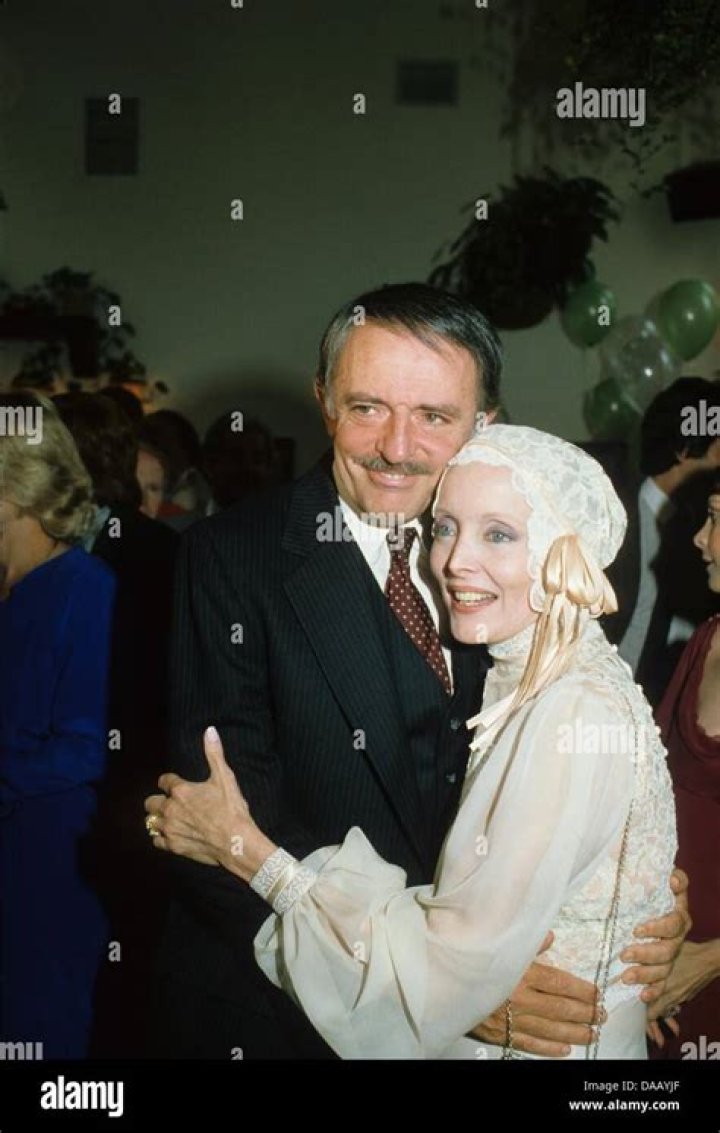 Carolyn Jones and Peter BaileyBritton Carolyn jones, Actor peter