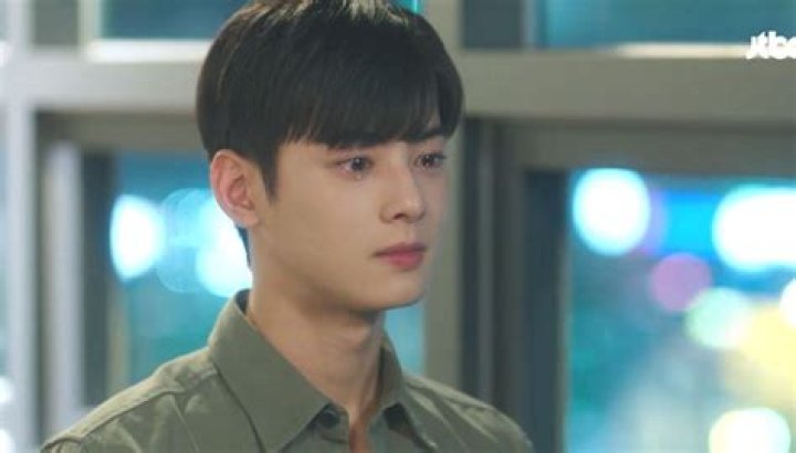 [Cha Eunwoo] Every day, every single day, with silver moon! Close