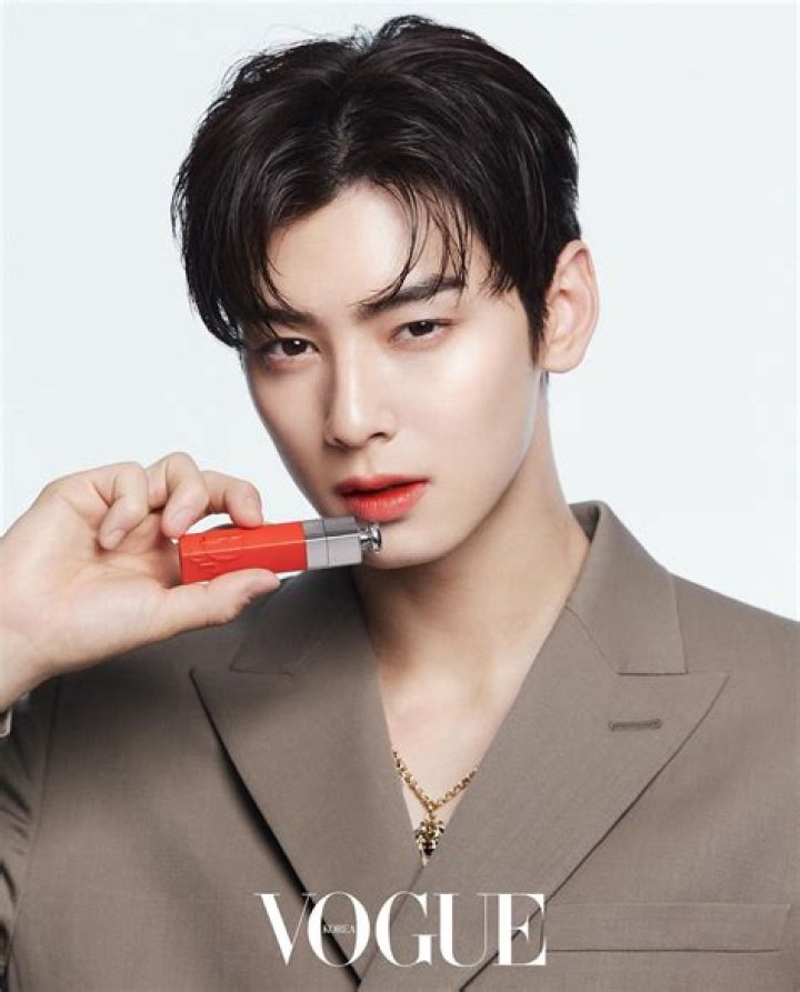 Cha EunWoo For VOGUE Korea Magazine December Issue BehindtheScene