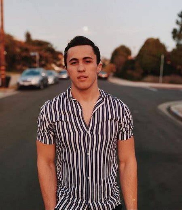 Chris Olsen (Tiktok Star) Wiki, Biography, Age, Girlfriends, Family