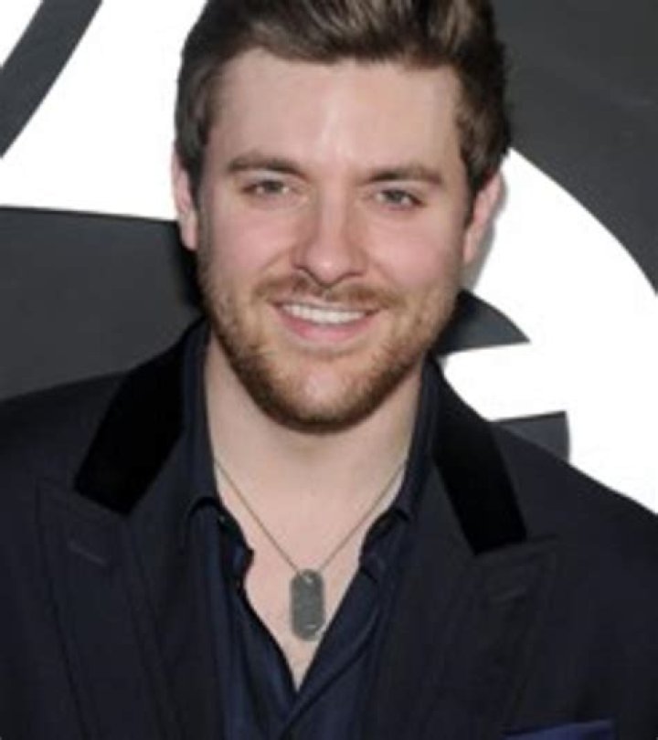 Chris Young Wants a Date Who’s ‘Spur of the Moment’