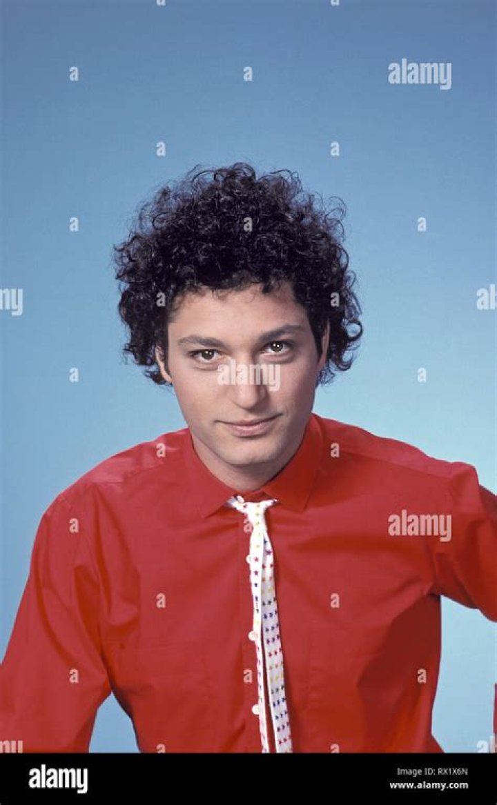 Did Howie Mandel Ever Have Hair? Why is He Bald?