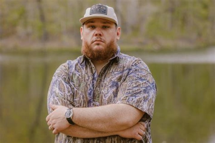 Did Luke Combs Suffer the Loss of His Brother? SCP Magazine