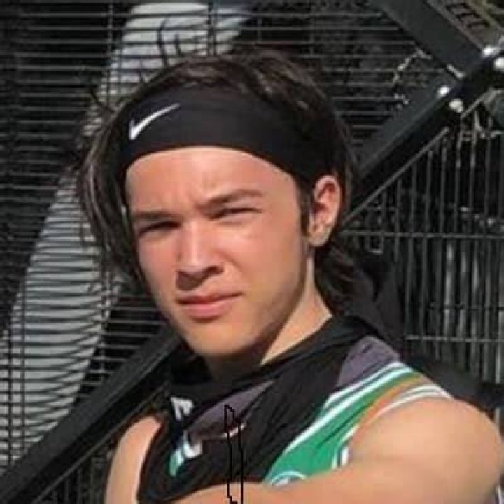 Elijah Hendrix Wahlberg Bio, Net Worth, Height, In relation, Facts