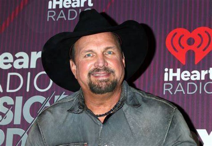 Garth Brooks Net Worth, Age, Height, Weight, Awards, and Achievements