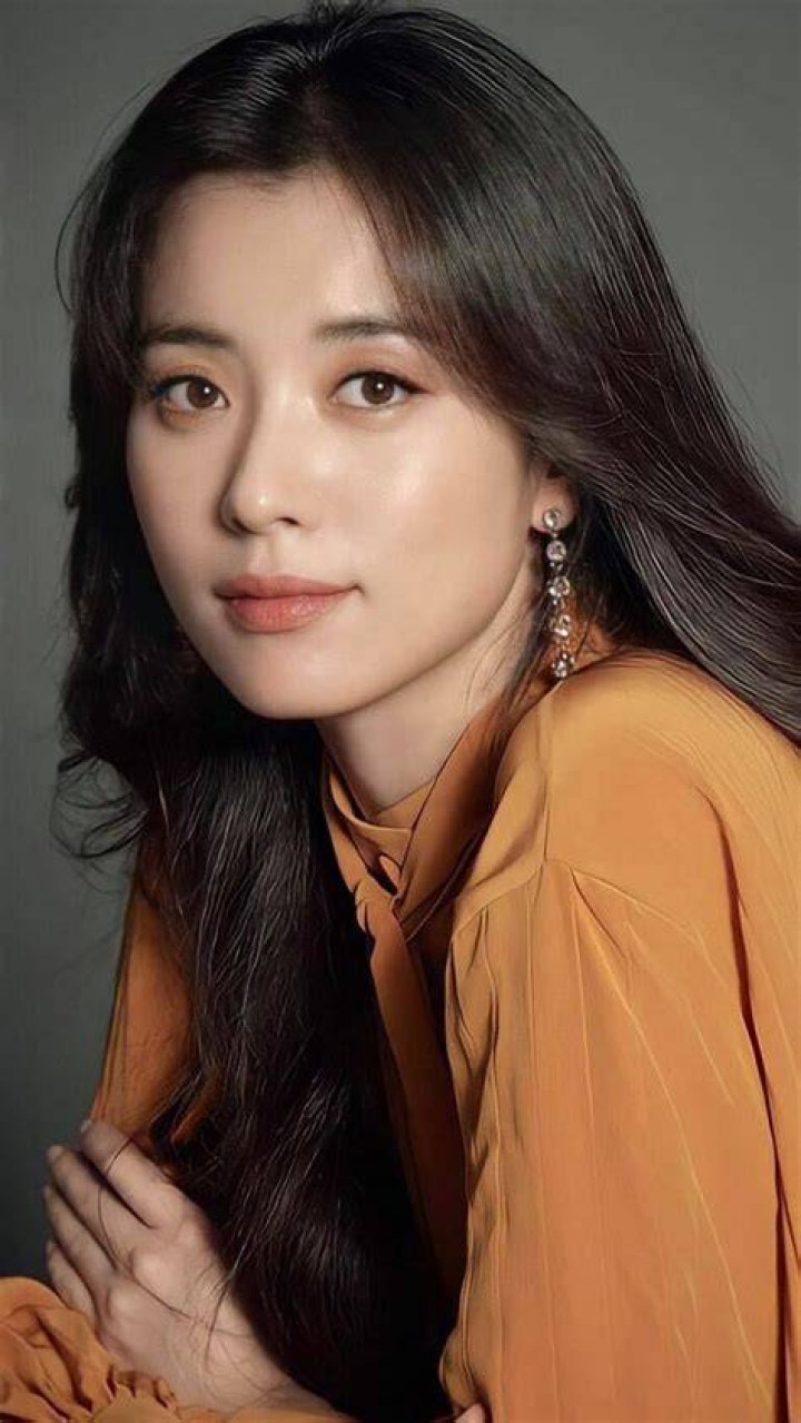 Han Hyojoo Biography, Height & Life Story Super Stars Bio