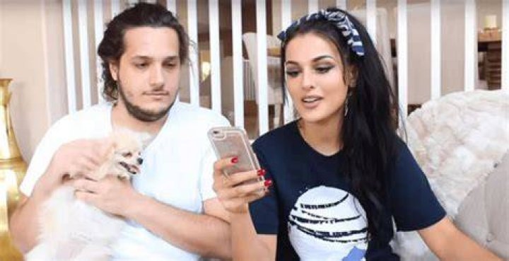 How did sssniperwolf meet her bf Is The Youtuber Sssniperwolf Single