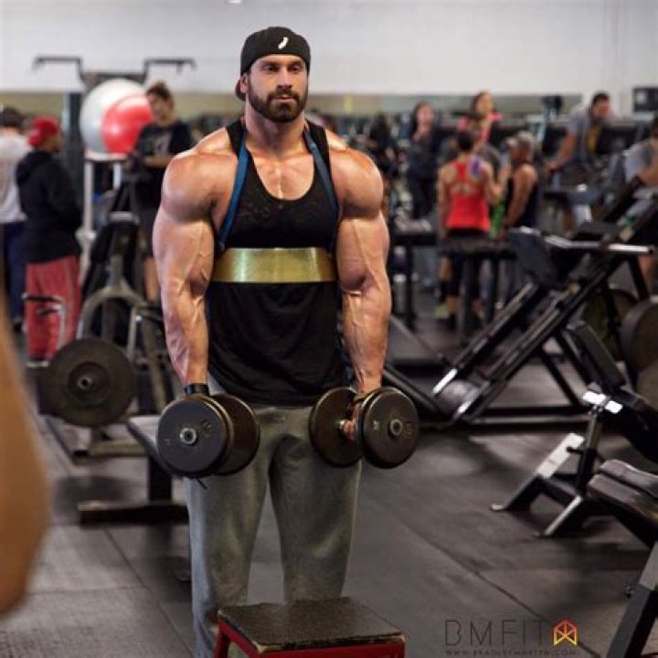 Idols Bradley Martyn