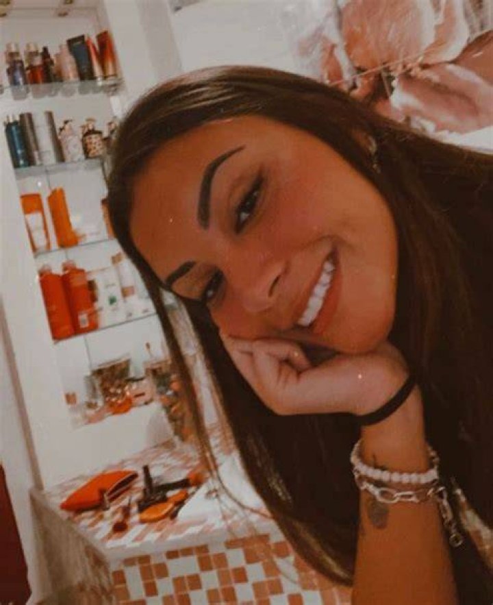 Influencer Digital Gabi Moura comemora 5 milh&otilde;es de seguidores no