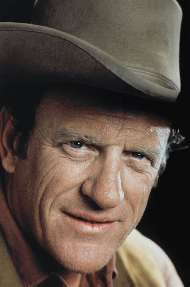 James Arness of 'Gunsmoke' fame dies at 88