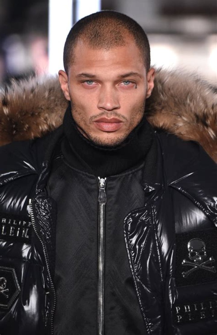 Jeremy Meeks' murderrapist dad and criminal family set to meet Chloe