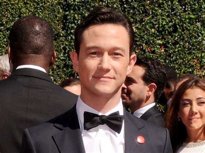 Joseph GordonLevitt married to his girlfriend secretly at their house