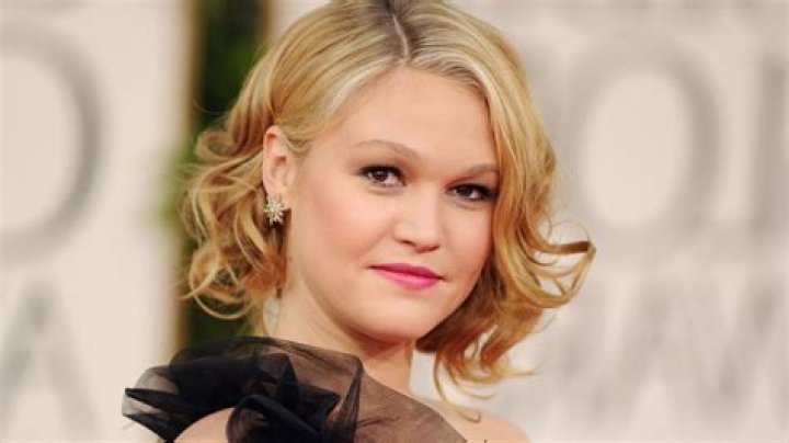 Julia Stiles HD Wallpapers (High Definition) Free Background
