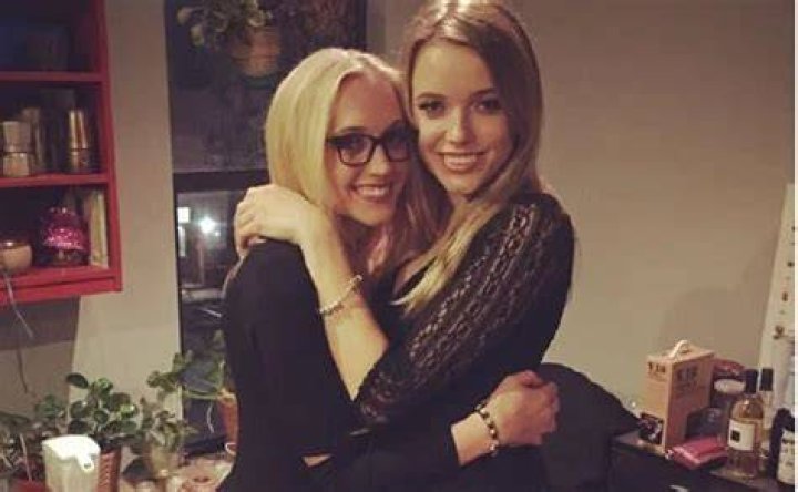 Kat Timpf Sister, Net Worth, High School, Salary, Married, Parents, Husband