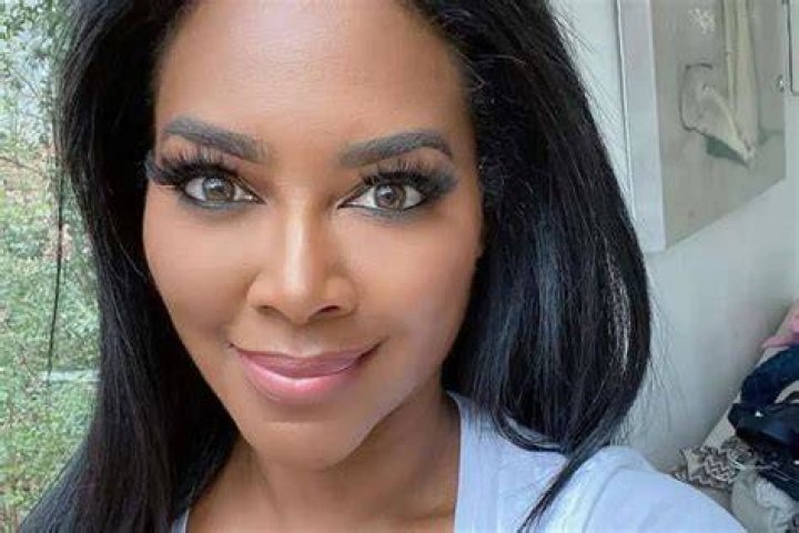Kenya Moore Continues To Ask For Justice For Breonna Taylor Celebrity