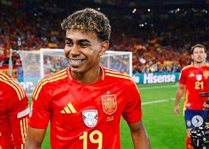 Lamine Yamal quem &eacute; o jovem que estreou pelo Barcelona aos 15 anos