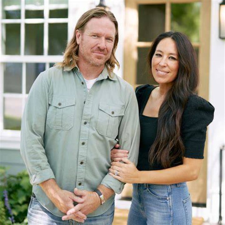 Magnolia Network Star Chip Gaines Takes On Marathon and Fans Cheer Him On