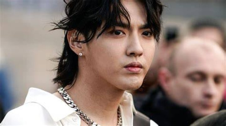 Netizens think this Korean rapper and social media personality is Post
