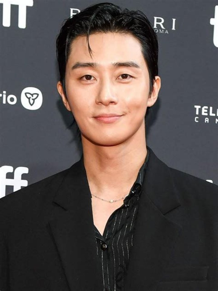 Park Seo Joon age is 32