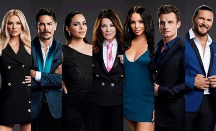 PICS Pump Rules Cast Celebrates NYE at Schwartz & Sandy's