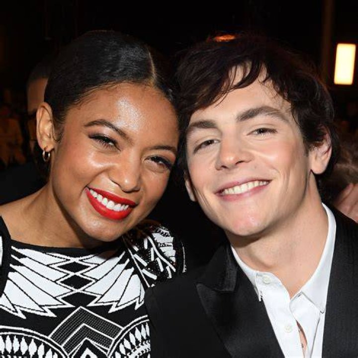Ross Lynch Tying Jaz Sinclair’s Hair Is the Cutest Thing You’ll See