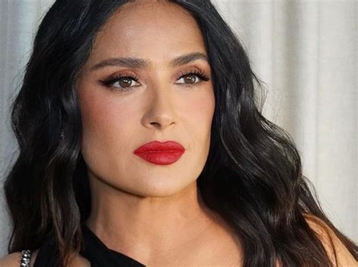 Salma Hayek Bio, Net Worth, Height