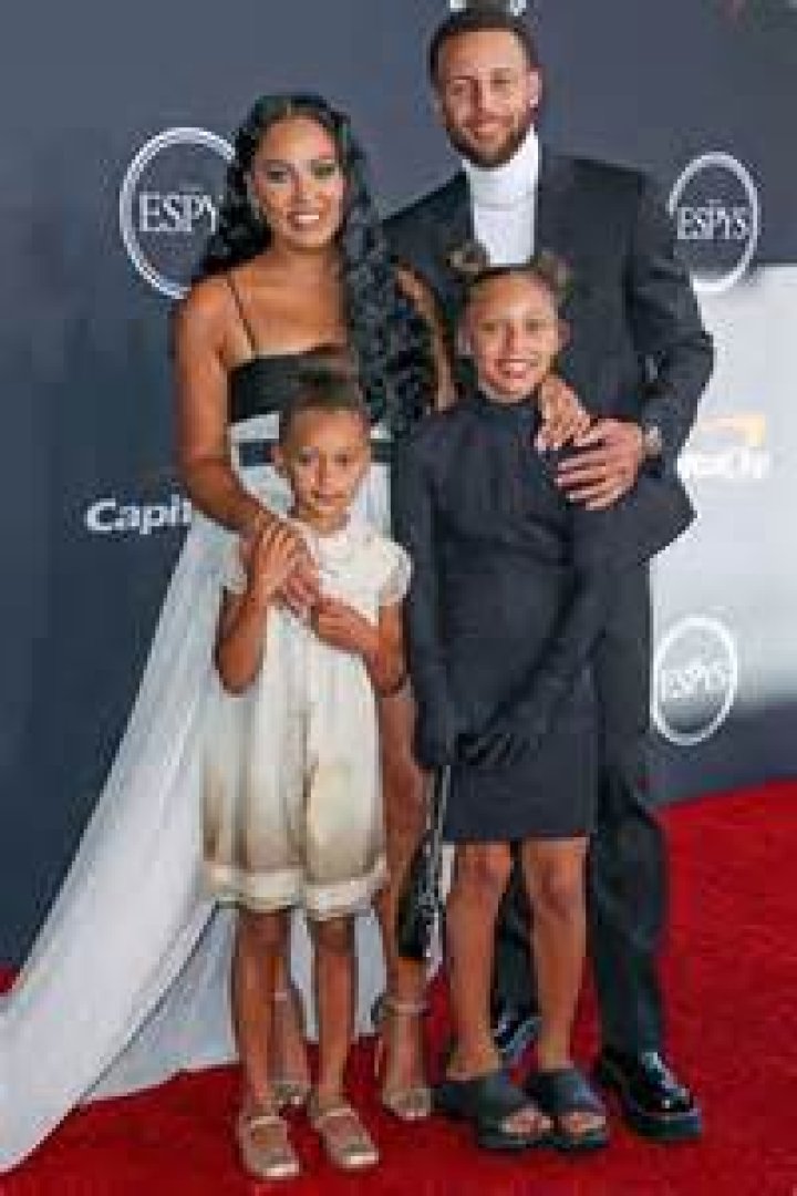 Stephen Curry Poses with Daughters Ryan and Riley at 2022 ESPY Awards