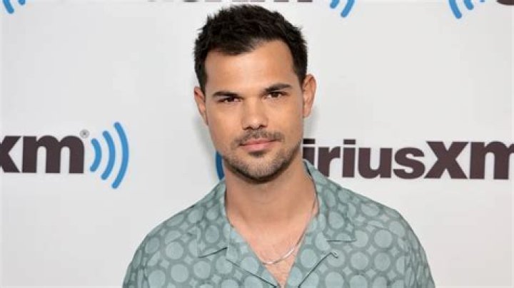 Taylor Lautner Net Worth, Bio 20172016, Wiki REVISED! Richest