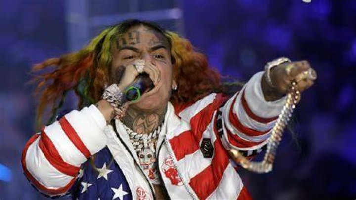 Tekashi 6ix9ine 'startled' in shocking court reunion with estranged dad