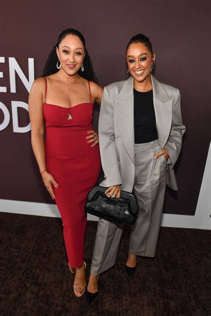 Tia & Tamera Mowry's Lifetime & Hallmark Christmas 2021 Movies