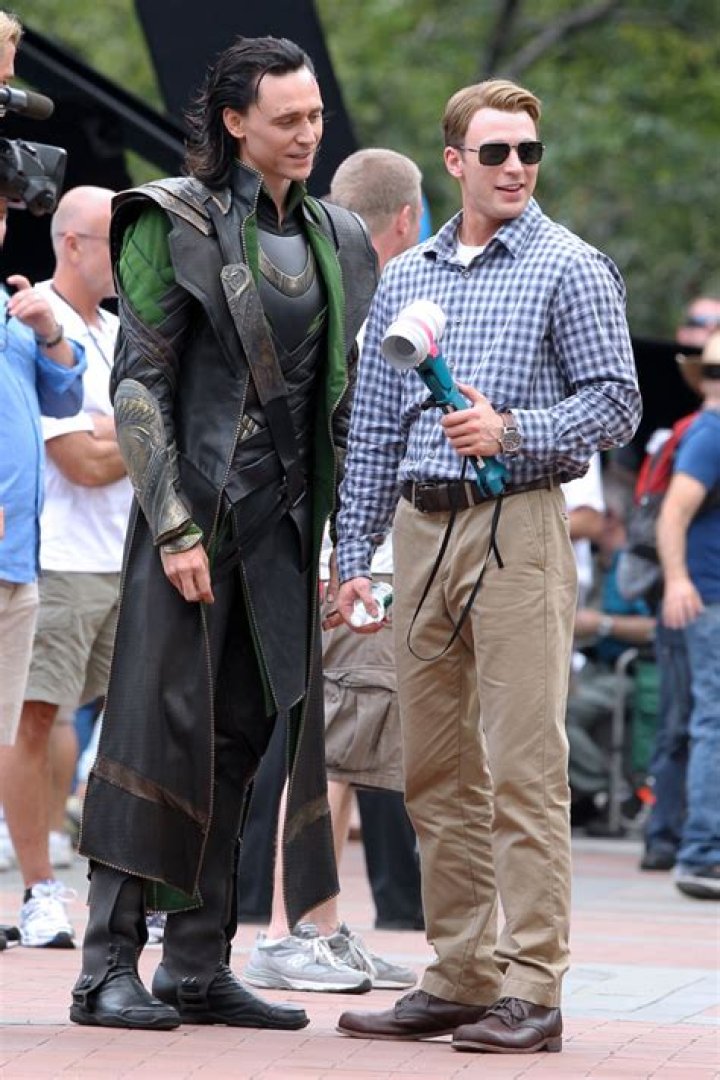 Tom Hiddleston Height, Weight, Body Measurements.