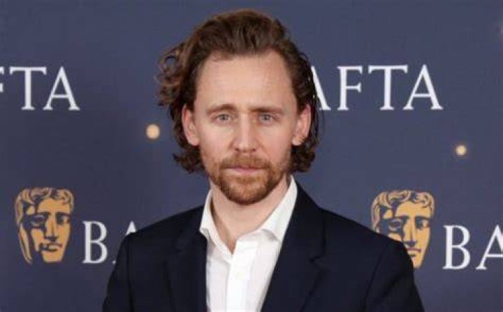 Tom Hiddleston Wiki, Biography, Age, Height, Weight, Wife, Girlfriend