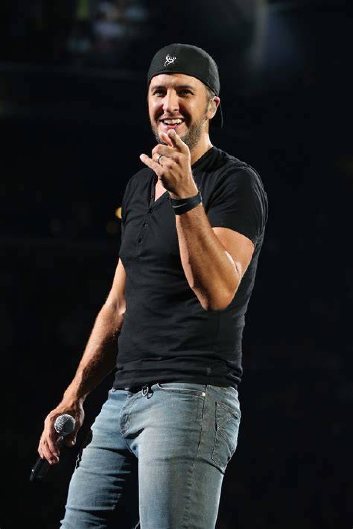 Watch Luke Bryan Practice With the Chicago White Sox Rolling Stone