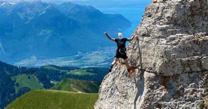 Watch This Man Climb a 1,500Foot Tower Just to Change a Light Bulb