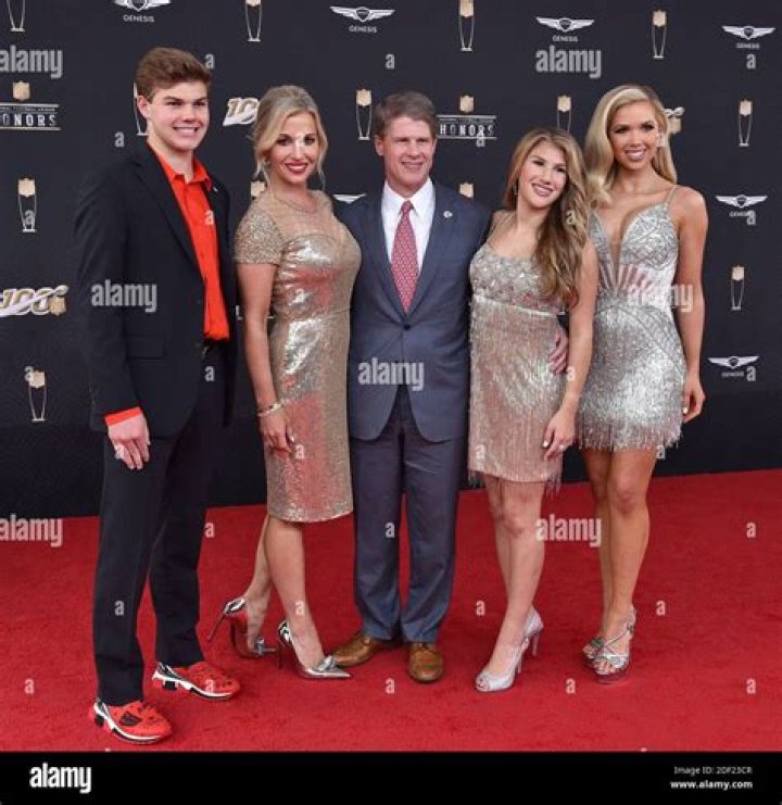 Who is Clark Hunt's wife Tavia Shackles? The US Sun