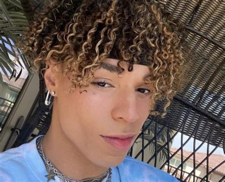 Who is Larray — TikTok's Larray's Real Name, Boyfriend, etc.